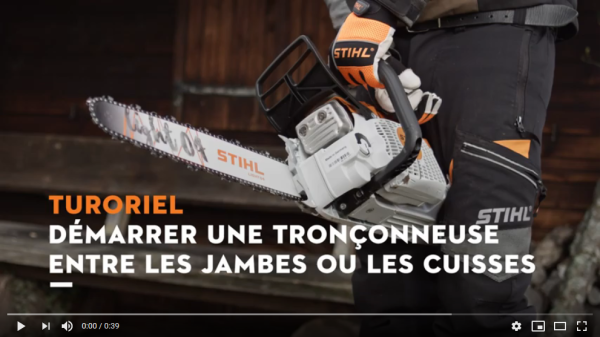 Démarrage d'une tronçonneuse entre les cuisses - HERRIBERRY Motoculture<br />Votre partenaire côté jardin !<br />7 agences à votre service en Nouvelle Aquitaine