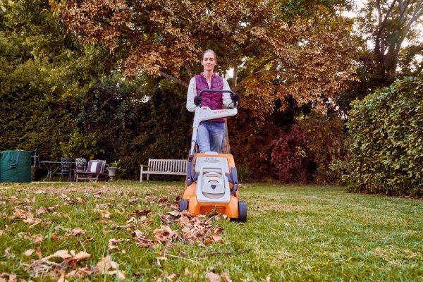 Entretenir son jardin en automne - HERRIBERRY Motoculture<br />Votre partenaire côté jardin !<br />7 agences à votre service en Nouvelle Aquitaine