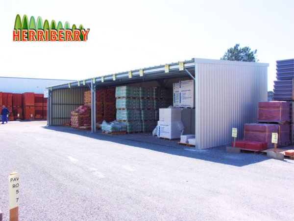 Abri industriel métallique - HERRIBERRY Motoculture<br />Votre partenaire côté jardin !<br />7 agences à votre service en Nouvelle Aquitaine