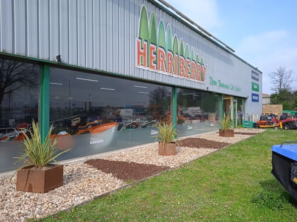 Saint André de Cubzac - HERRIBERRY Motoculture<br />Votre partenaire côté jardin !<br />7 agences à votre service en Nouvelle Aquitaine